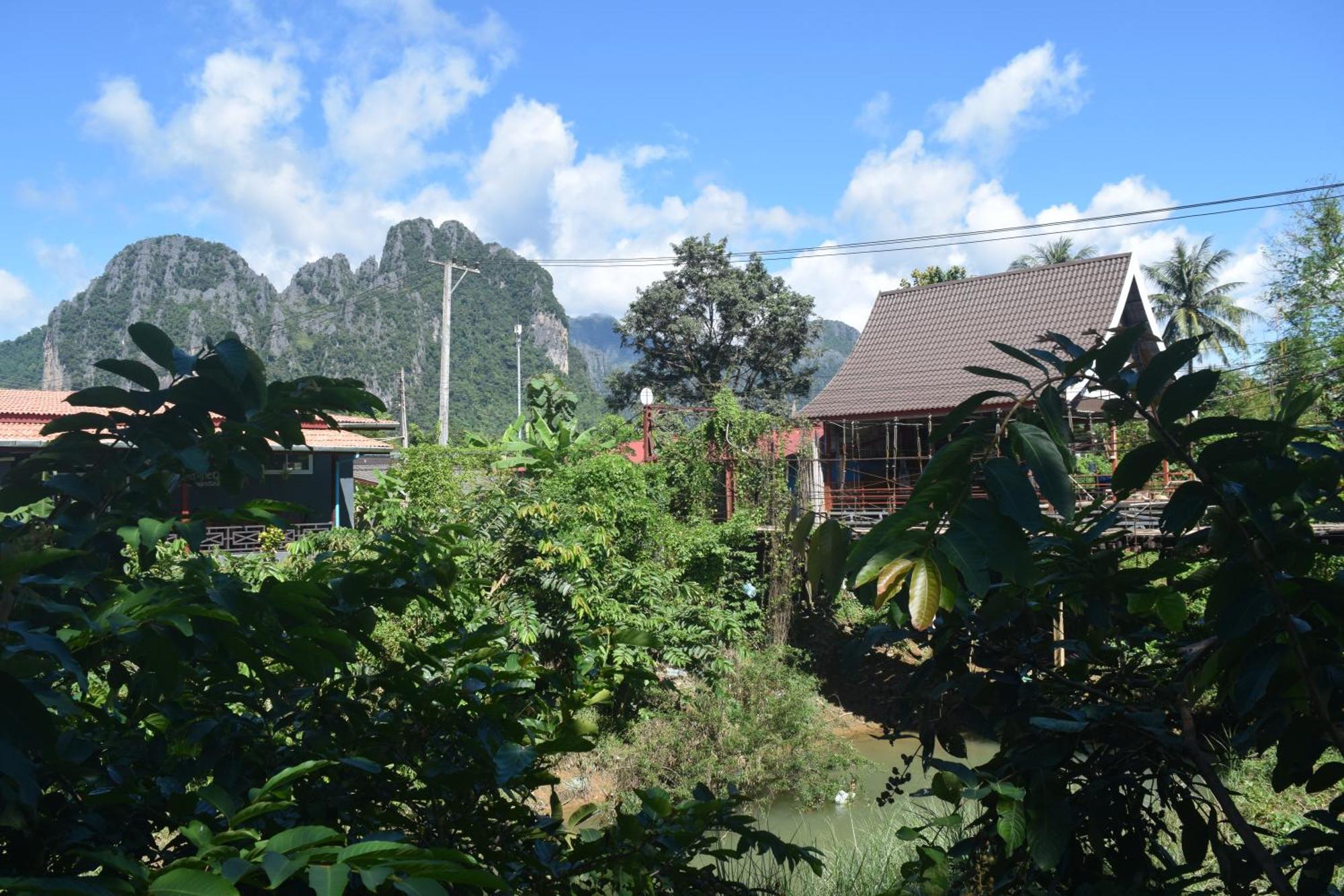 Namsong Bridge Bungalows Ванг-Виенг Экстерьер фото